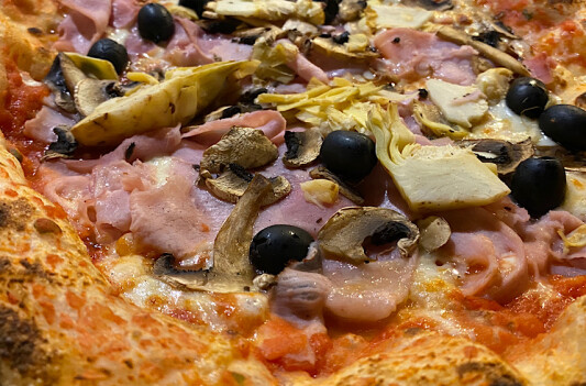 PIZZA CAPRICIOSA PIZZA CAPRICIOSA